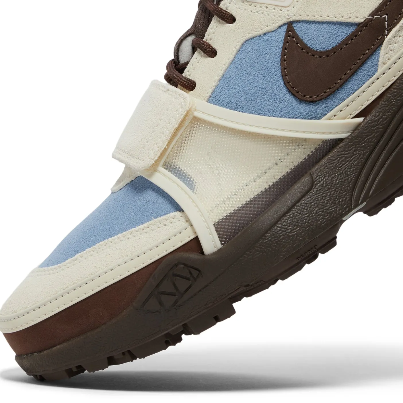 Travis Scott x Nike Zoom Field Jaxx